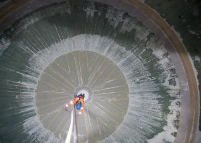 Reinigung eines Salzsilos