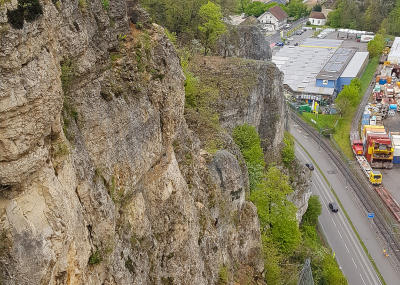 Klicken, um das Bild zu vergrößern Felsräumungen und Kontrolle von Steinschlagschutznetzen